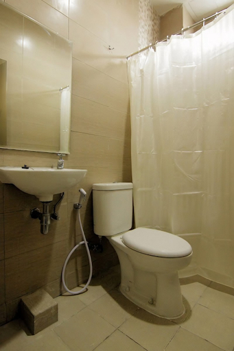 Bathroom 5, De Kost Madiun, Madiun