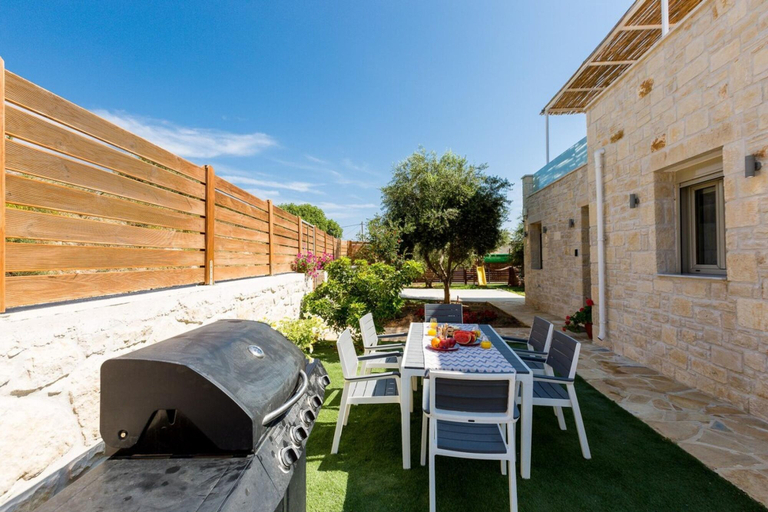 Room 5, Villa Vera - With Private Pool Jacuzzi, Crete