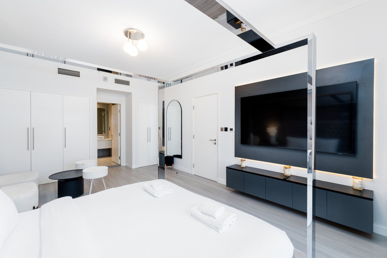 Room 3, Sleek 3BR Maid s Room w Burj Khalifa View, Dubai