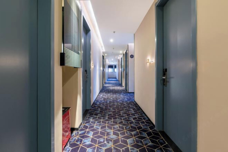 Others 5, 100 Inn (Zhoupu Wanda), Shanghai