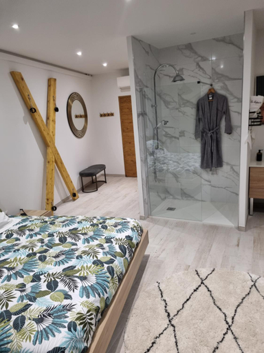 3, Love Room, Hérault