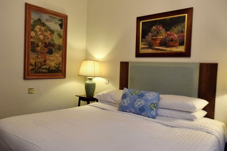 Bedroom 4, Noel Arms Hotel, Gloucestershire