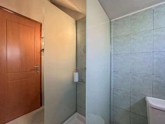 Others 5, Alisahni Home 1, Crete