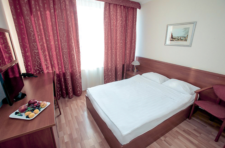 Others 4, Yunost Hotel, Western