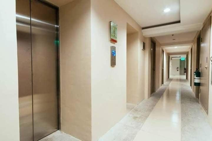 Others 4, Urban Deca Tower Edsa, Mandaluyong