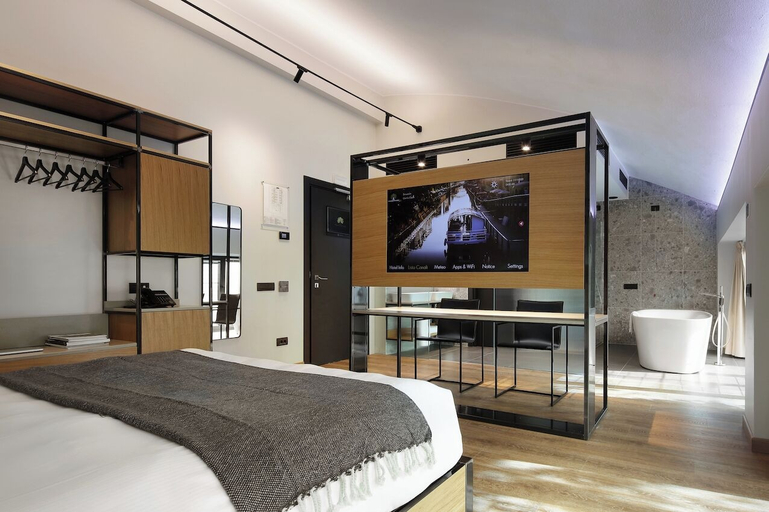 Bedroom 2, Versoverde Alzaia Naviglio Grande, Milano