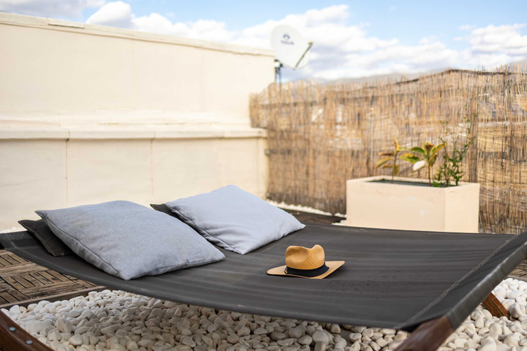 Room 5, Urban Nest - Loft With Private Rooftop Garden, Peloponnese