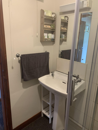Bathroom 4, High Greenside Farmhouse B&B, Cumbria