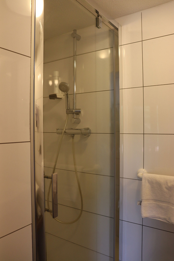 Bathroom 17