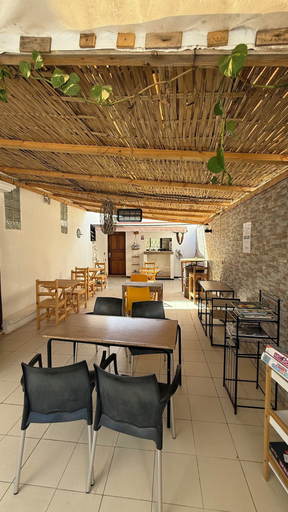Food & Drinks 5, Villa Jade, Dakar