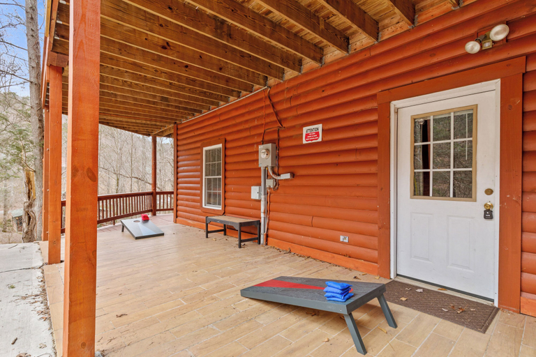 Others 4, Hickory Hollow Hideaway, Sevier