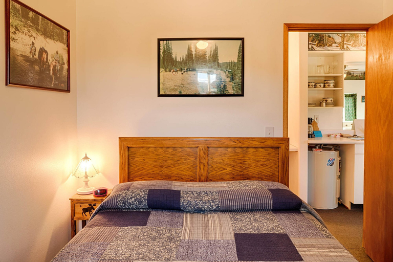 Bedroom 3, Hideaway Cabin in Oroville, Okanogan