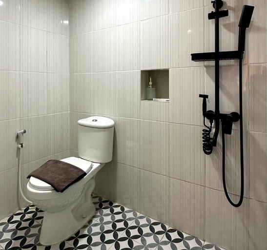 Bathroom 5, Chandu D'Rea Villa, Sleman