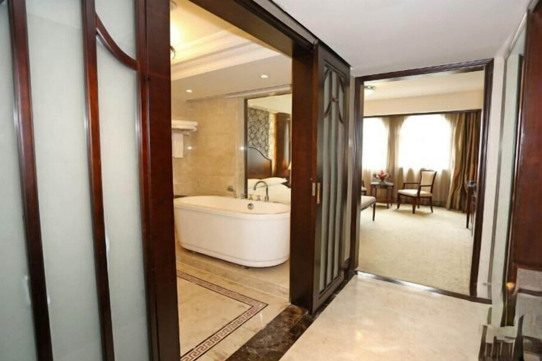 Bathroom 7