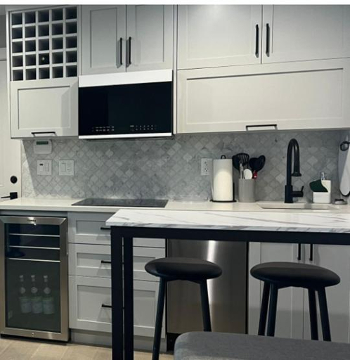 Others 5, Modern West Coast Contemporary Suite, Greater Vancouver