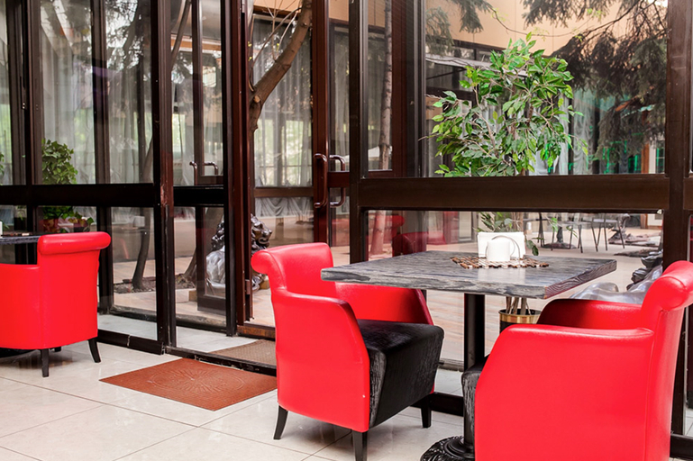Others 5, Yunost Hotel, Western