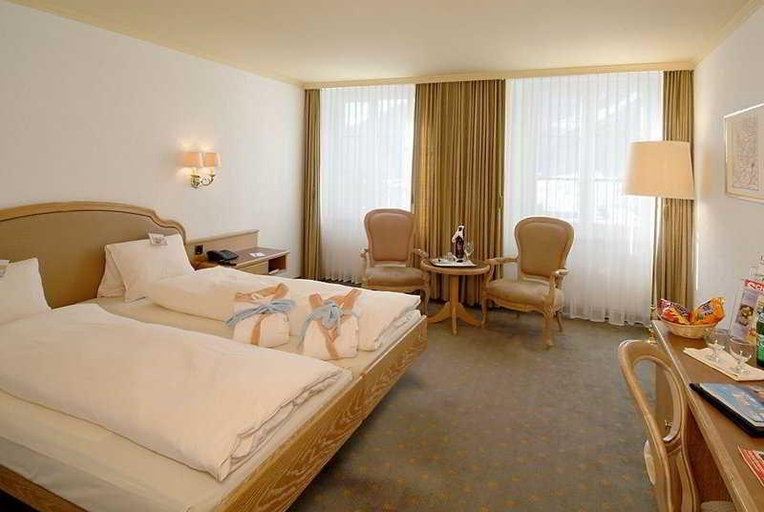 Bedroom 2, Thermalhotels Leukerbad, Leuk
