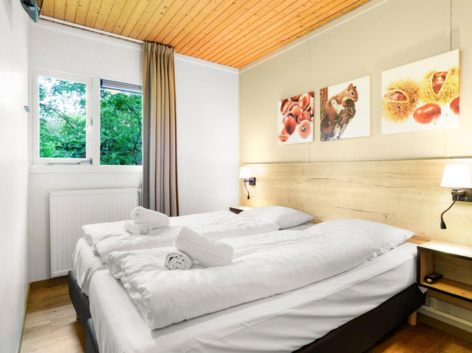 Others 3, Bungalow in Putten near Veluwe Nature Park, Putten