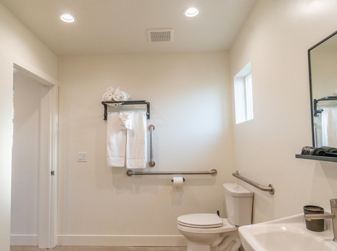Bathroom 3, Casitas at Capitol Reef, Wayne