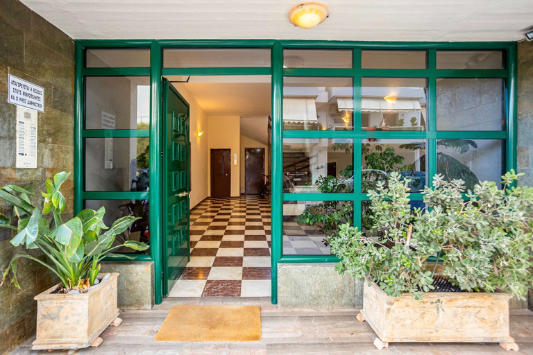 Room 2, Urban Nest - Loft With Private Rooftop Garden, Peloponnese