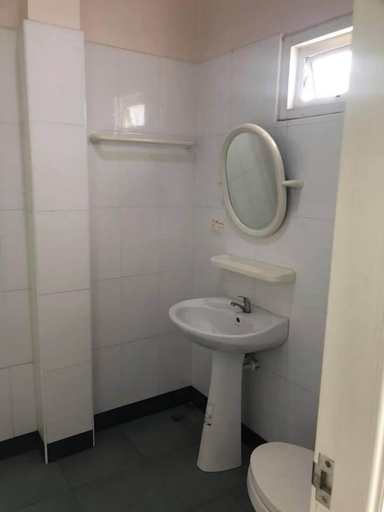 Bathroom 4, Amanah Mansion, Mueang Krabi