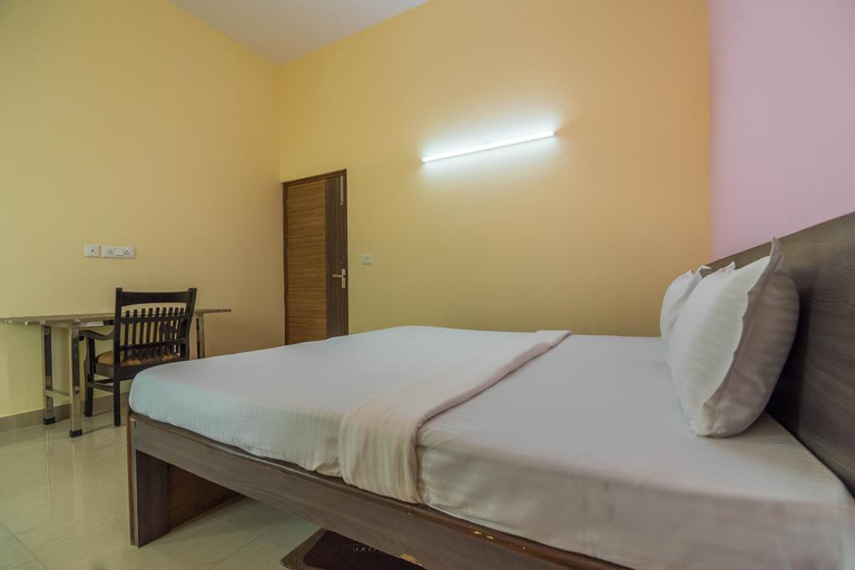 Others 3, HOTEL LA, Bareilly
