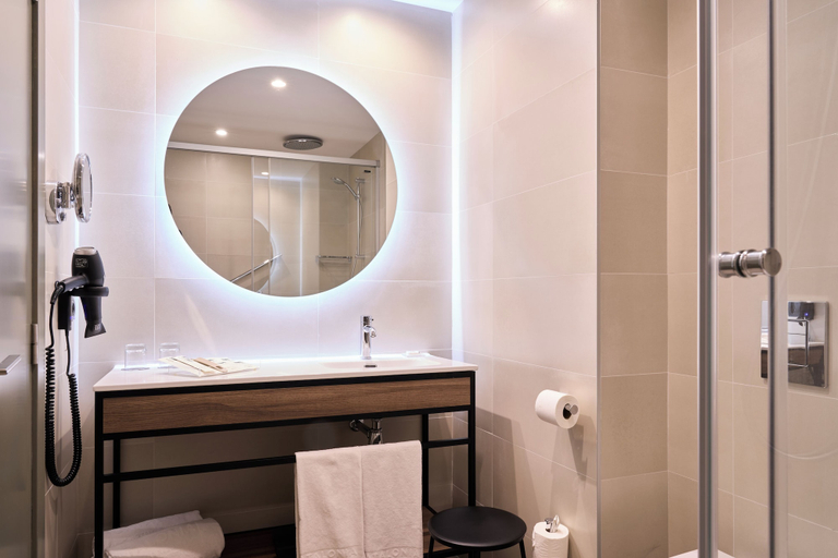 Bathroom 5, Catalonia Park Putxet Hotel, Barcelona