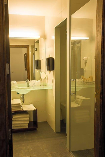 Bathroom, Palacio del Infante Don Juan Manuel Hotel Spa, Cuenca