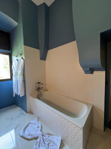 Others 5, Chateau Mariande, Haute-Garonne