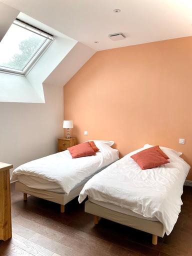 Bedroom 2, Les Colas, Yonne