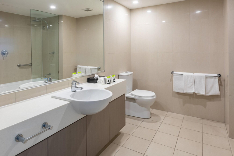 Bedroom 4, Narrabeen Sands Hotel by Nightcap Plus, Sydney