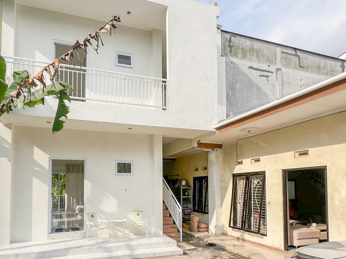 Exterior & Views 2, Bilqis Homestay Syariah Mitra RedDoorz, Wonosobo