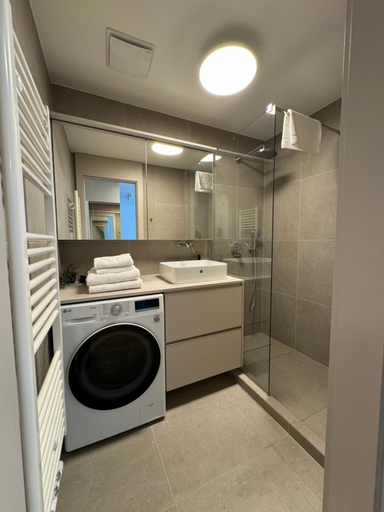 Bathroom 2, Aurora Apartments, Bratislava II