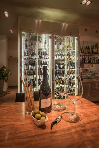 Food & Drinks 5, Hotel Arcade, Muri