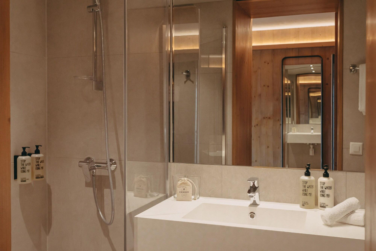 Bathroom 4, Eringer Hotel, Hérens