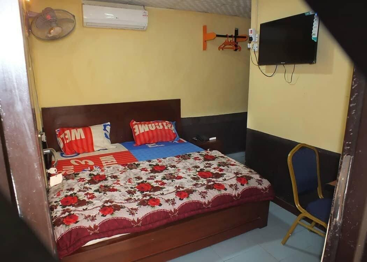Bedroom 3, Roppongi Bar and Lodge, Mushin