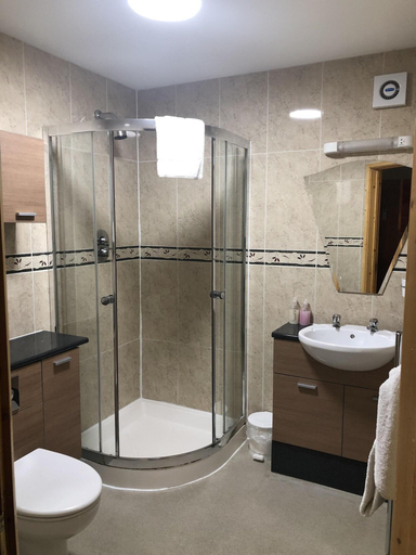 Bathroom 4, Lakeside Lodge Golf and Country Club, Cambridgeshire