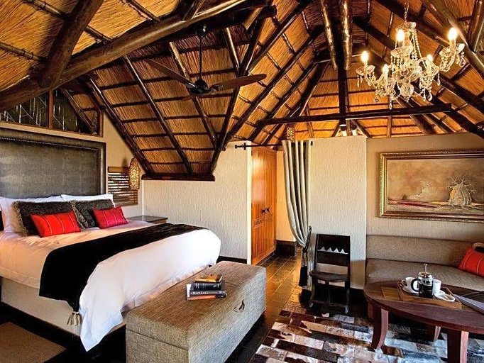 Bedroom, Tshukudu Bush Lodge, Bojanala