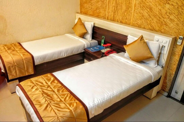 Bedroom 4, Hotel Jasmine - Ahmadabad, Ahmadabad