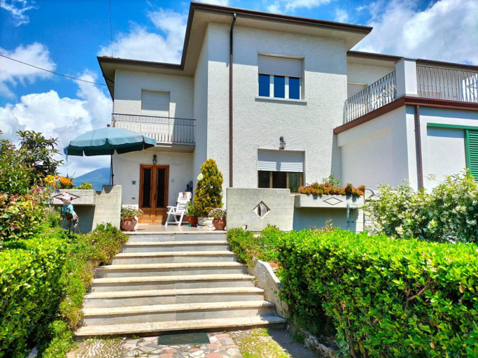 Others 2, B&B riccidamare, Massa Carrara