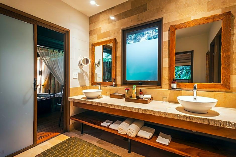 Bathroom 4, El Silencio Lodge & Spa Costa Rica, Valverde Vega