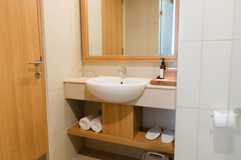 Bathroom 10