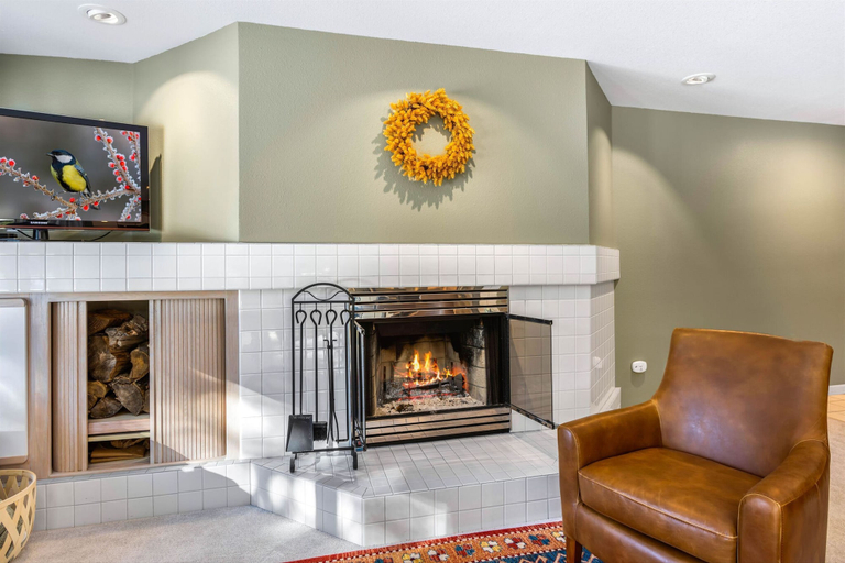 Room 4, Snow Creek Peak Condo, Chelan