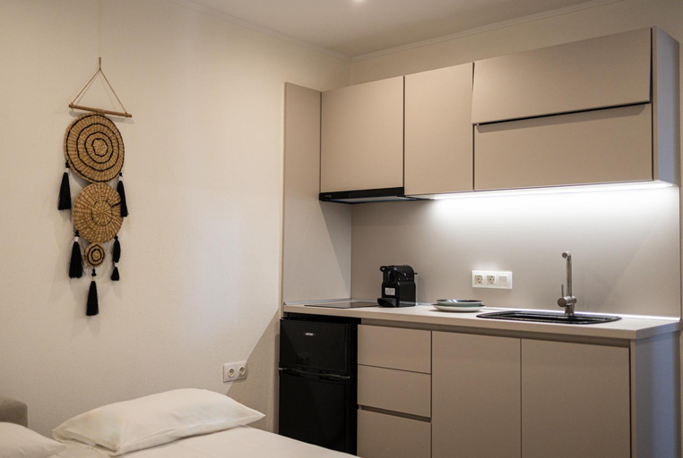 Others 5, Erics Apartment, East Macedonia and Thrace