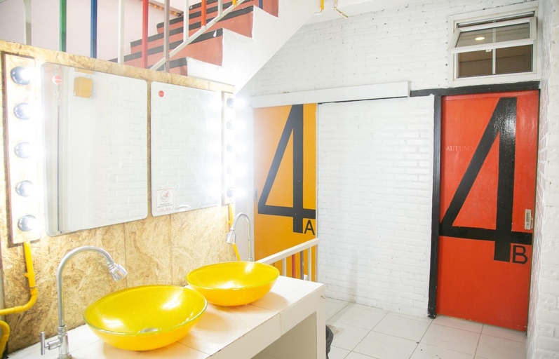 Bathroom 3, Blue Dream Hostel, Muang Chiang Mai