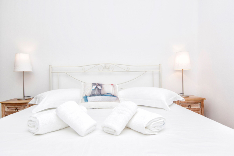 Room 2, Villa Glyfada a Private Fully Equipped gem, South Aegean