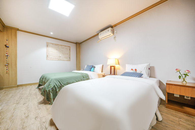 Others 5, California Hotel, Buan