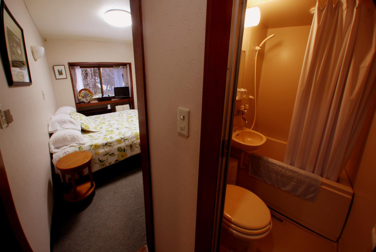 Bedroom 2, Gableview Forest Inn ゲーブルビュー, Nikkō