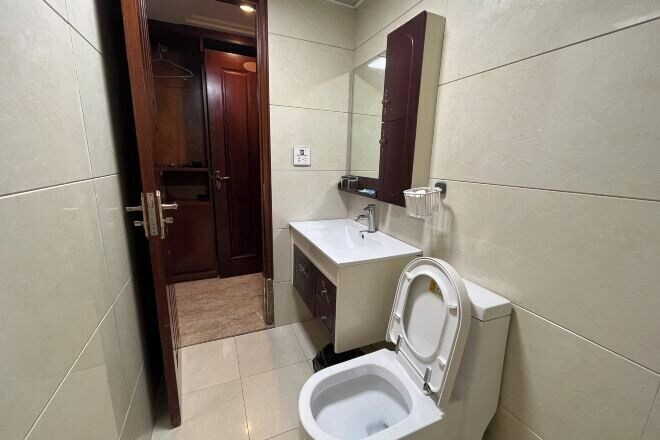 Bathroom 2, House 67, Yandang Mountain, Wenzhou