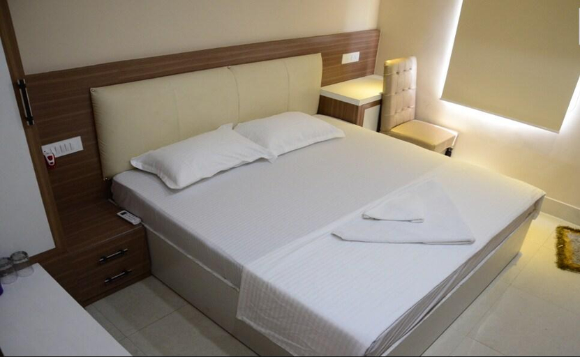Others 2, HOTEL LA, Bareilly
